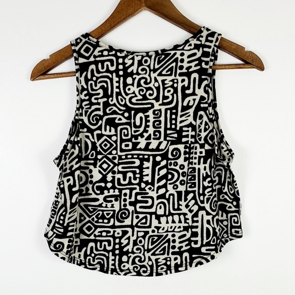 Forever 21 Womens Aztec Tank Top Cropped Black White Juniors Size Medium M Y2K - Picture 3 of 9